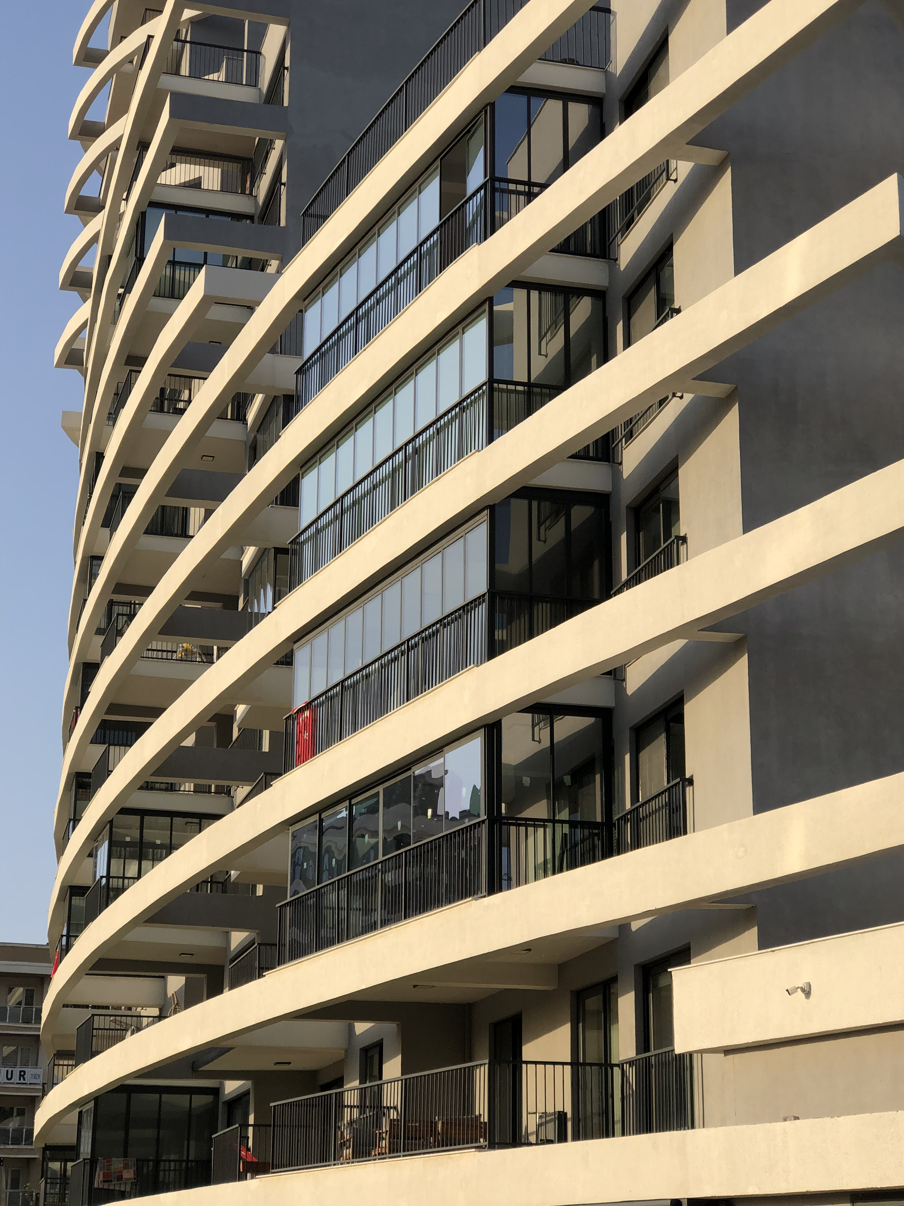 KATLANIR CAM BALKON 